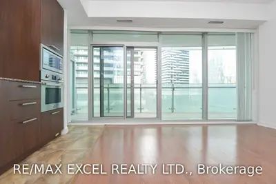 14 York Street 901, Toronto C01, ON M5J 2Z2