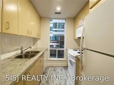 85 Bloor Street E 305, Toronto C08, ON M4W 3Y1
