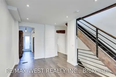 351 Oakwood Avenue A, Toronto C03, ON M6E 2W1