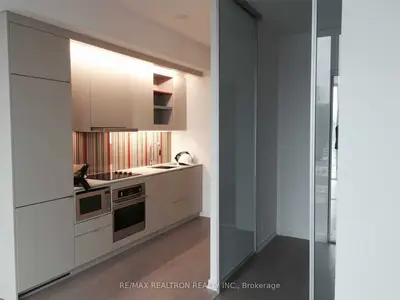 101 Peter Street 1805, Toronto C01, ON M5V 0G9