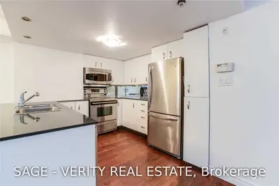 105 Victoria Street 302, Toronto C08, On M5c 3b4