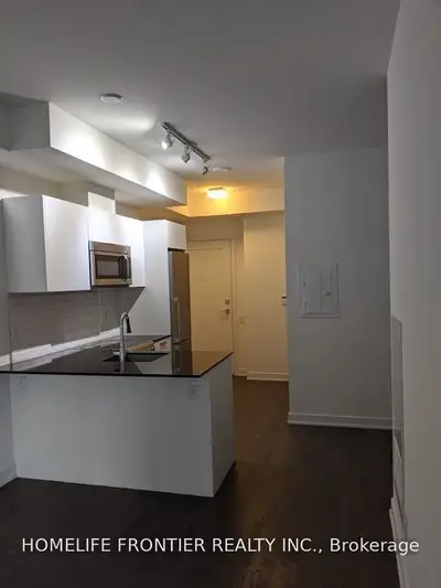 57 St Joseph Street 601, Toronto C01, ON M5S 0C5