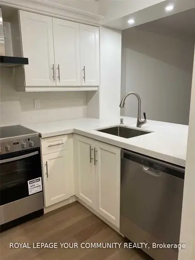 7 Carlton Street 610, Toronto C08, ON M5B 2M3