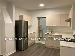 94 Ulster Street, Toronto C01, ON M5S 1G1