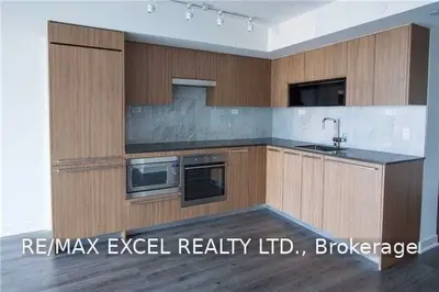 70 Queens Wharf Road 2715, Toronto C01, ON M5V 0J9