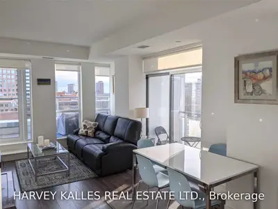 223 St Clair Avenue W 712, Toronto C02, ON M4V 1R3