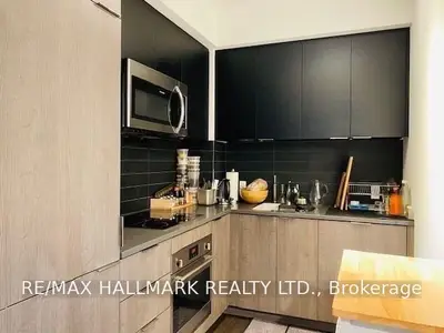 223 St Clair Avenue 419, Toronto C02, ON M4V 1R3