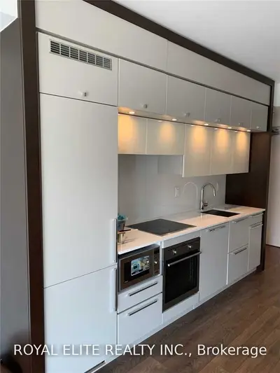 15 Grenville Street 701, Toronto C01, ON M4Y 1A1