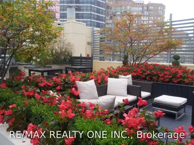 11 St Joseph Street 204, Toronto C01, ON M4Y 3G4