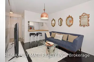 222 The Esplanade Avenue 822, Toronto C08, ON M5A 4M8