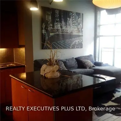 955 Queen Street W 423, Toronto C01, ON M6J 3X5
