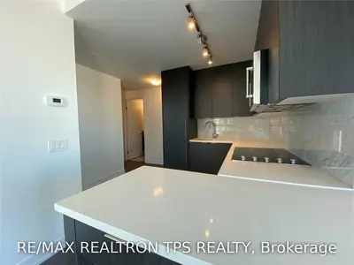 38 Iannuzzi Street 1906, Toronto C01, On M5v 0s2