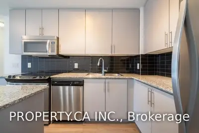 60 Berwick Avenue 1006, Toronto C03, ON M5P 1H1