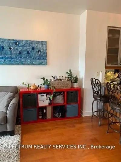 438 King Street W 1705, Toronto C01, ON M5V 3T9