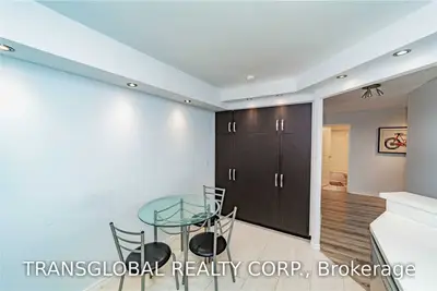 1131 Steeles Ave. W. Avenue 706, Toronto C07, ON M2R 3W8