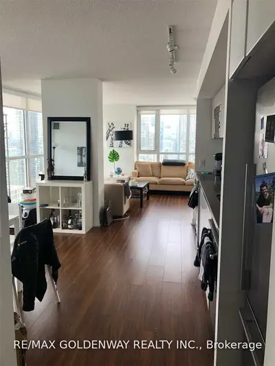 75 Queens Wharf Road 4201, Toronto C01, ON M5V 0J8
