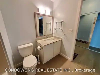 33 Bay Street 3107, Toronto C01, ON M5J 2Z3