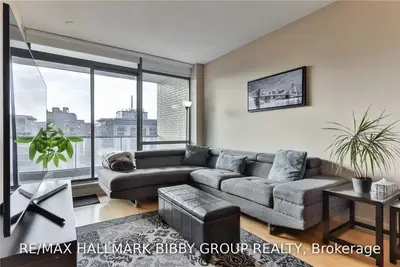 438 King Street W 1006, Toronto C01, ON M5V 3T9
