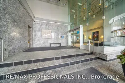 110 Bloor Street W 1502, Toronto C02, ON M5S 2W7