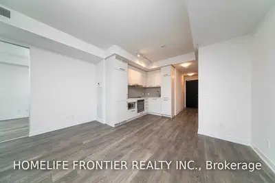 87 Peter Street 3812, Toronto C01, On M5v 0p1