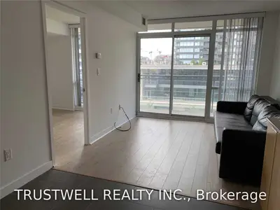 15 Fort York Boulevard 805, Toronto C01, ON M5V 3Y4