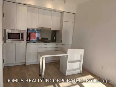 215 Queen Street W 1516, Toronto C01, ON M5V 0P5