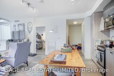 290 Adelaide Street W 1305, Toronto C01, ON M5V 0P3