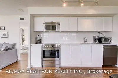 85 Queens Wharf Road 2201, Toronto C01, ON M5V 0J9