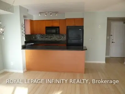18 Stafford Street 1013, Toronto C01, ON M5V 3W4