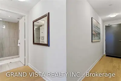 17 Dundonald Street 505, Toronto C08, On M4y 1k3