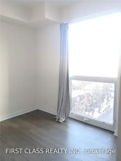 17 Dundonald Street 906, Toronto C08, ON M4Y 1K3