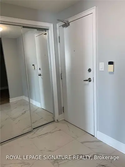 10 Navy Wharf Court 4012, Toronto C01, ON M5V 3V2