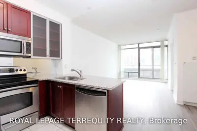 18 Yorkville Avenue 506, Toronto C02, ON M4W 3Y8