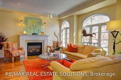 442 Bedford Park Avenue, Toronto C04, ON M5M 1K1