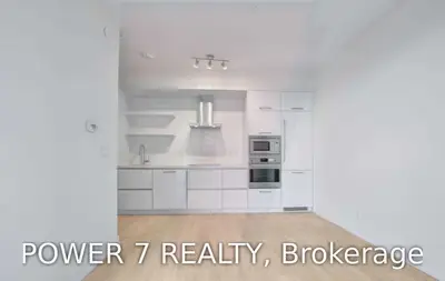 2221 Yonge Street 2807, Toronto C10, ON M4S 2B4