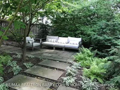 23 Orchid Court, Toronto C12, ON M2L 2X8