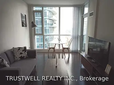 295 Adelaide Street W 3910, Toronto C01, ON M5V 1P7