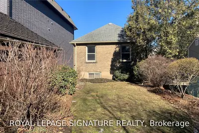 69 Vanderhoof Avenue, Toronto C11, ON M4G 2H3