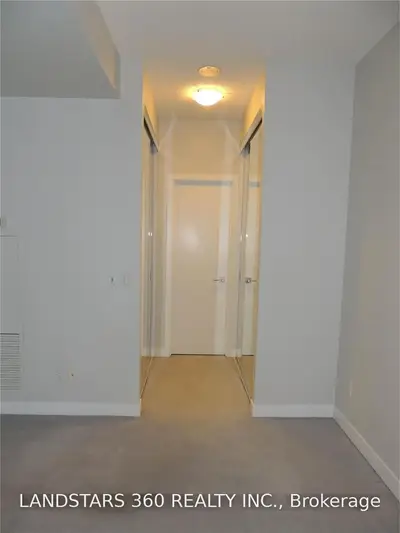 770 Bay Street 706, Toronto C01, ON M5G 0A6