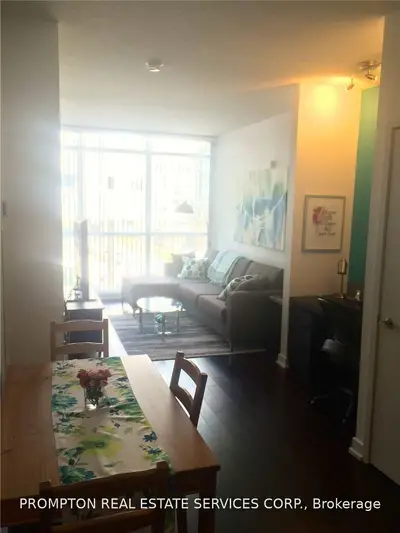 8 Telegram Mews 205, Toronto C01, On M5v 3z5