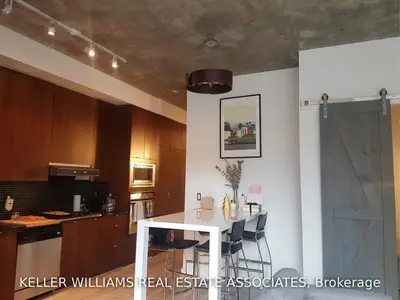 23 Brant Street 305, Toronto C01, On M5v 2l5
