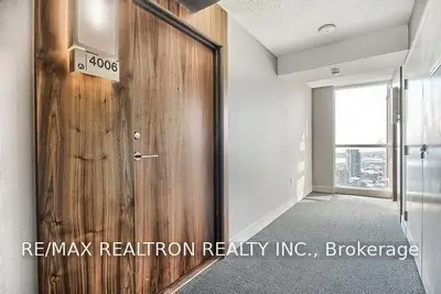 85 Queens Wharf Road 4006, Toronto C01, ON M5V 0J9
