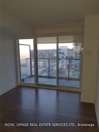 70 Queens Wharf Road 2608, Toronto C01, ON M5V 0J2