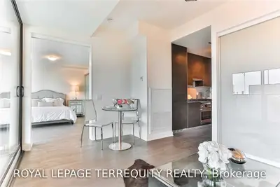 629 King Street W 1327, Toronto C01, ON M5V 1M5