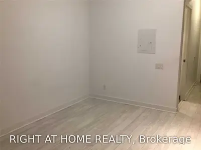 33 Charles Street E 804, Toronto C08, ON M4Y 0A2