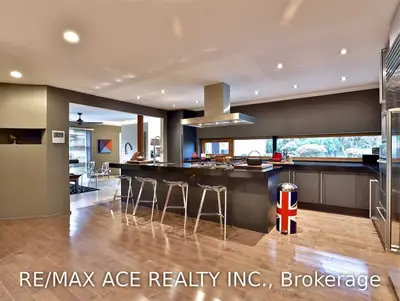14 Kirtling Place, Toronto C12, ON N2L 1W4