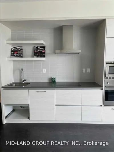 2221 Yonge Street 3805, Toronto C10, ON M4S 2B4