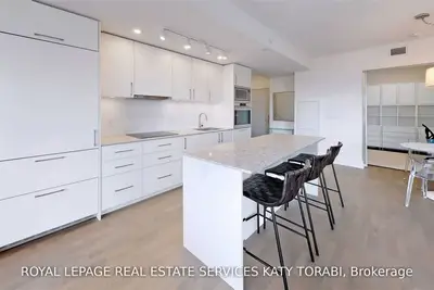 88 Cumberland Street 1702, Toronto C02, ON M5R 1A3