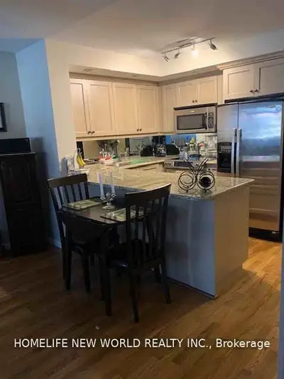 900 Mount Pleasant Road 112, Toronto C10, ON M4P 3J9
