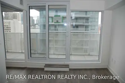 89 Mcgill Street 1603, Toronto C08, ON M5B 0B1